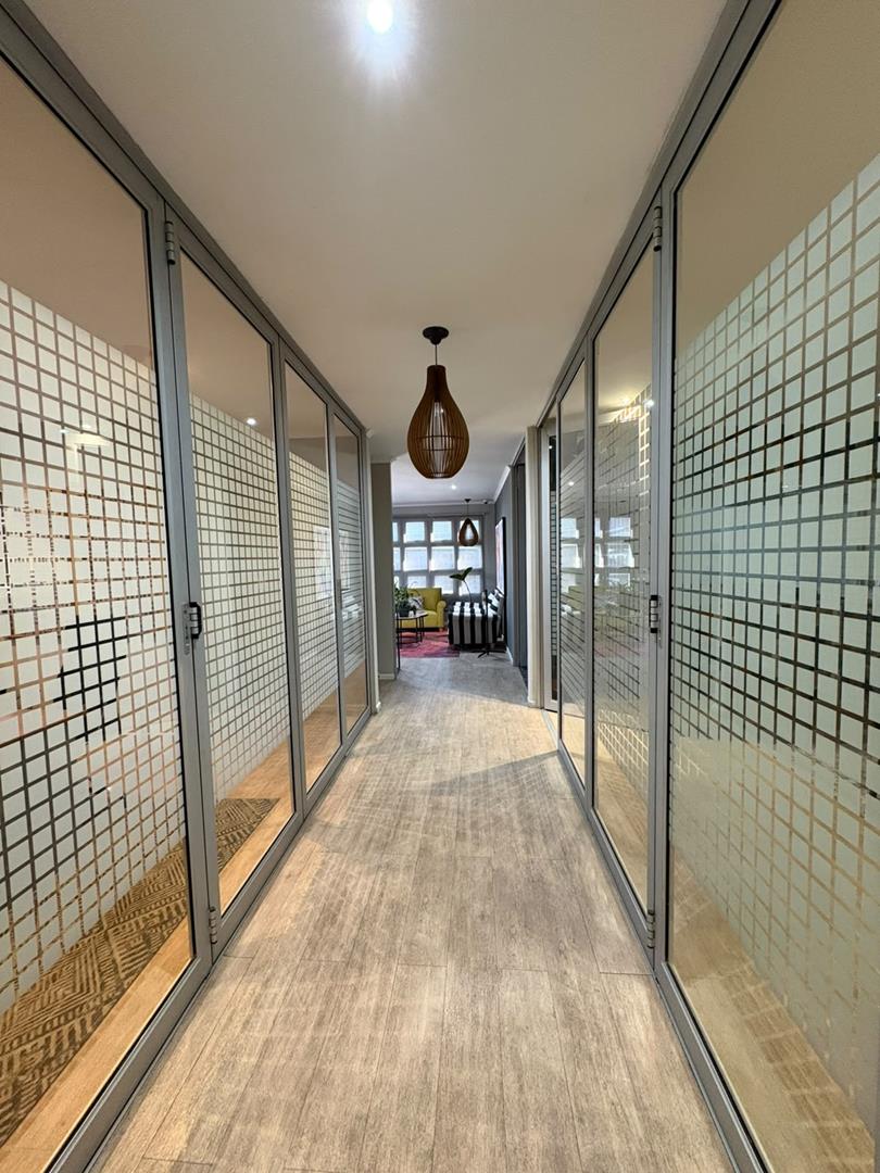 To Let Commercial Property for Rent in Pinelands Western Cape